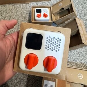 3 Yoto Minis, cases and card